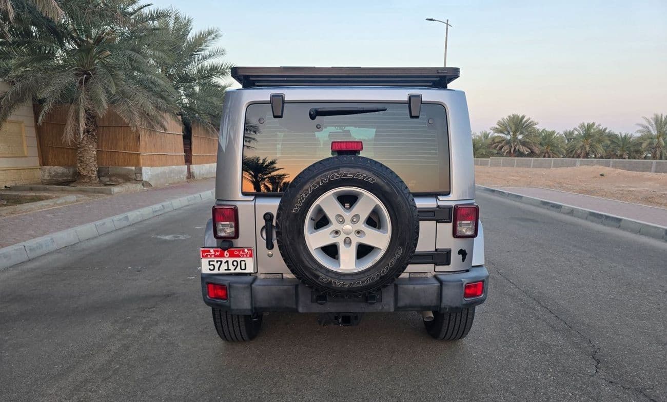 2016 Jeep Wrangler SAHARA thumbnail 2