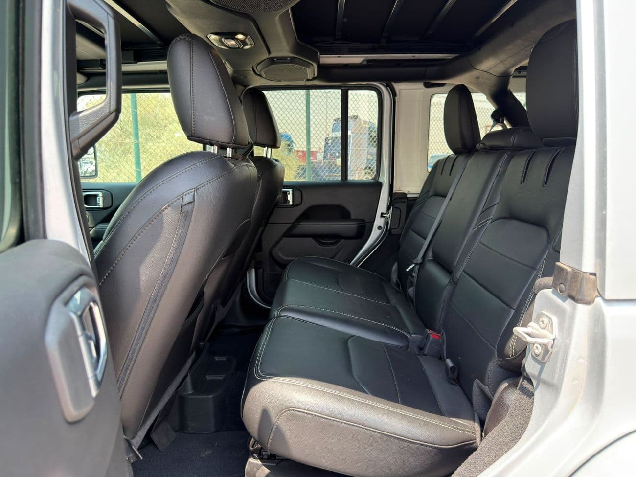2023 Jeep Wrangler SAHARA thumbnail 5