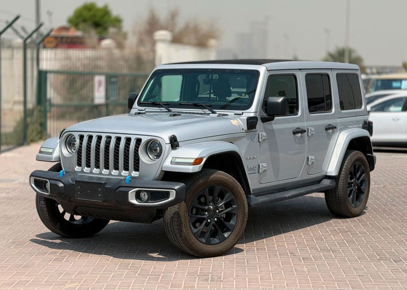 2023 Jeep Wrangler SAHARA thumbnail 2