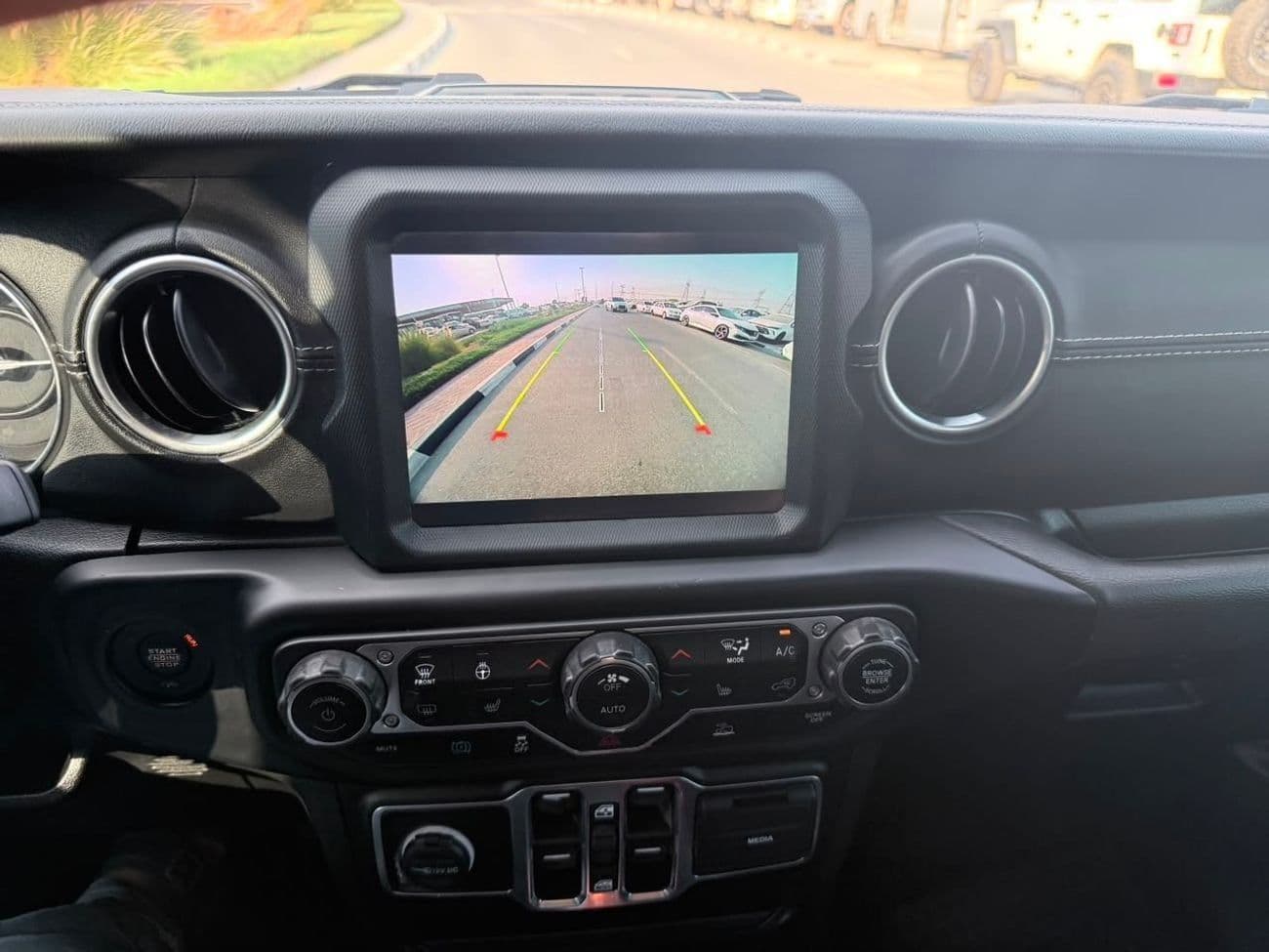 2023 Jeep Wrangler SAHARA thumbnail 7