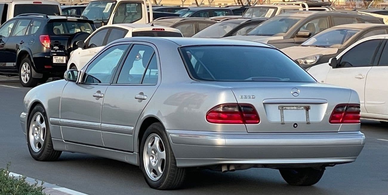 2000 Mercedes Benz E320 STANDARD thumbnail 2