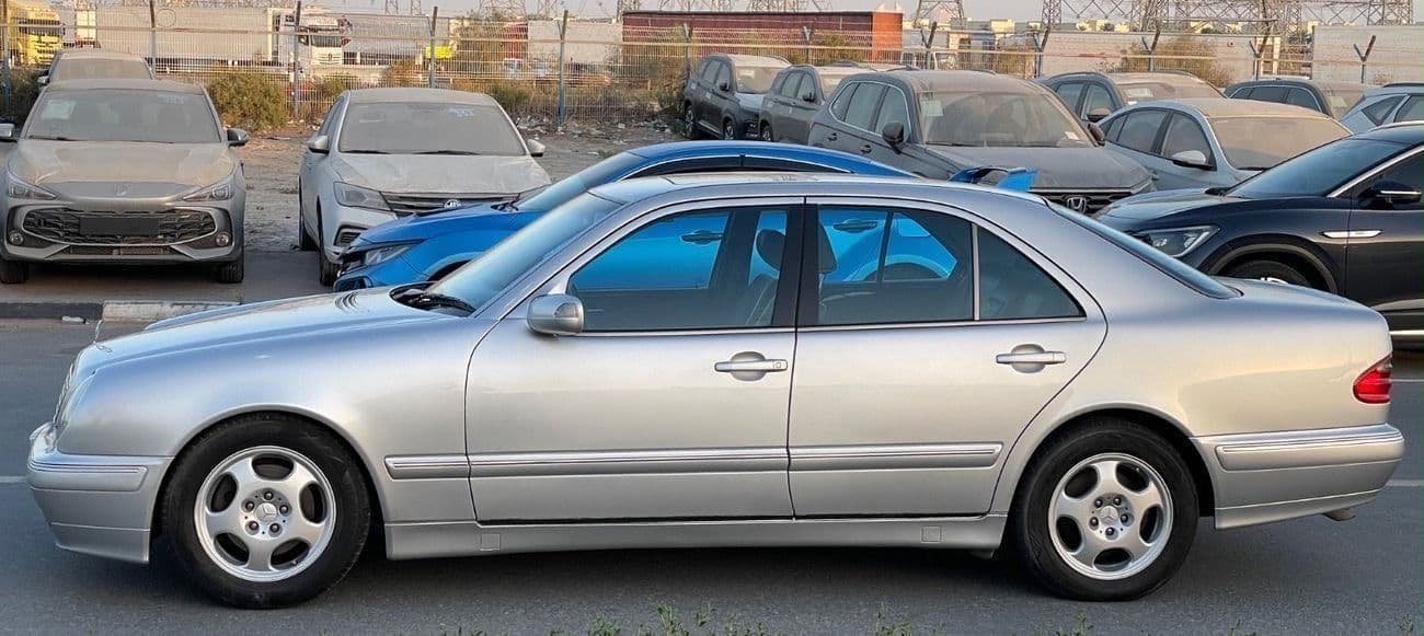 2000 Mercedes Benz E320 STANDARD thumbnail 4