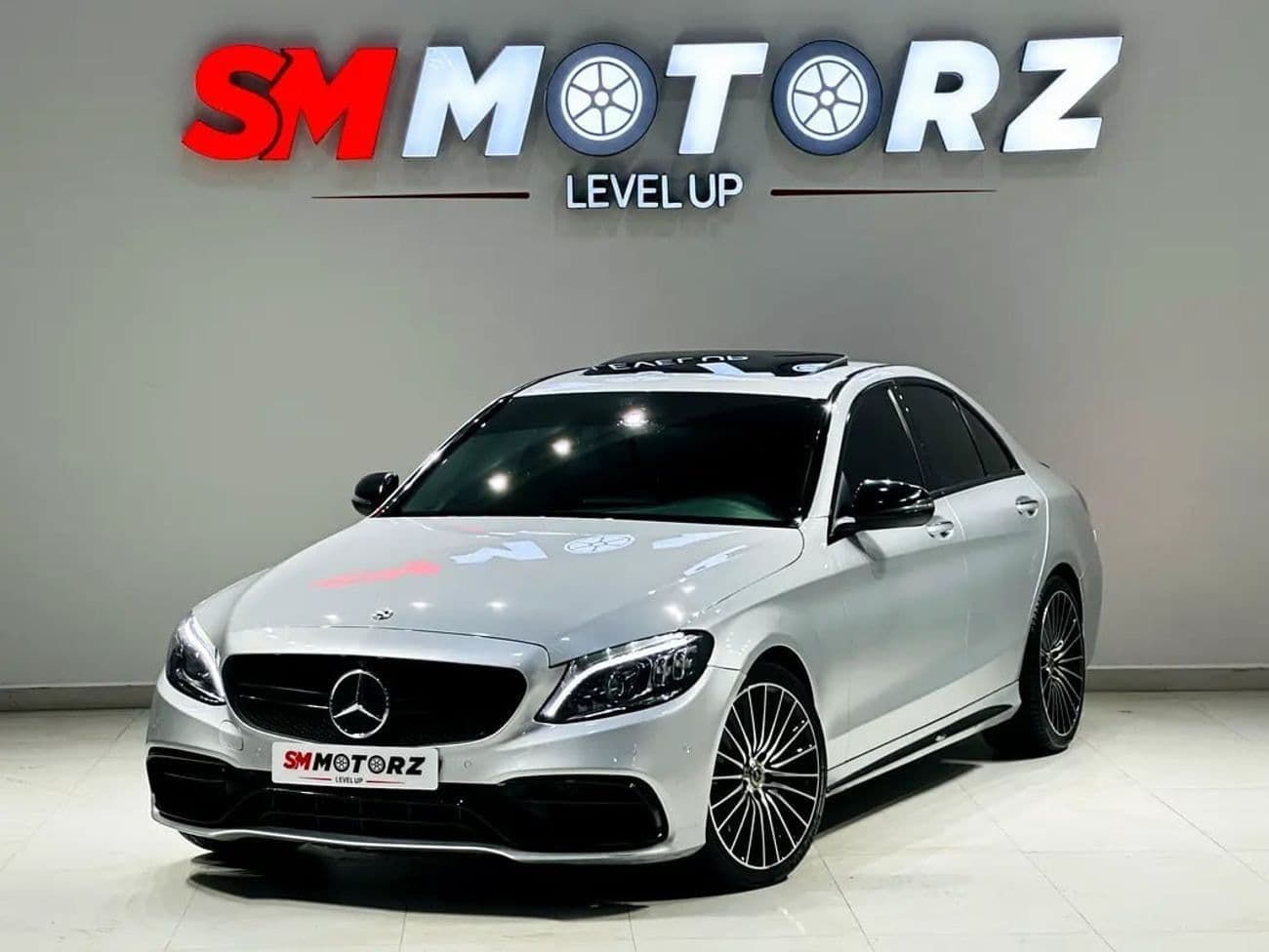 2020 Mercedes Benz C200 AMG thumbnail 2