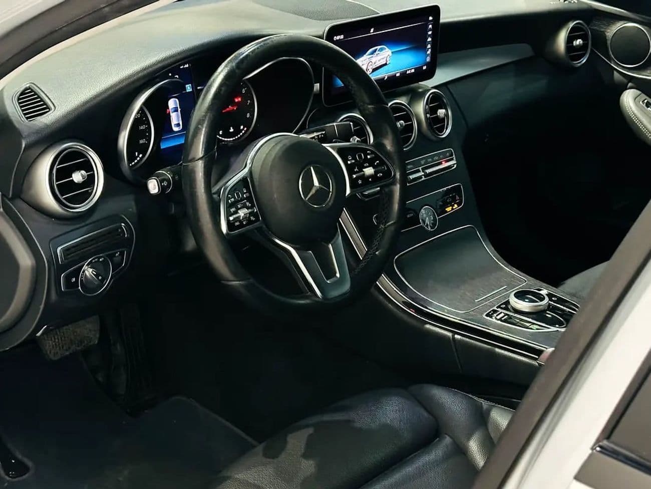 2020 Mercedes Benz C200 AMG thumbnail 6