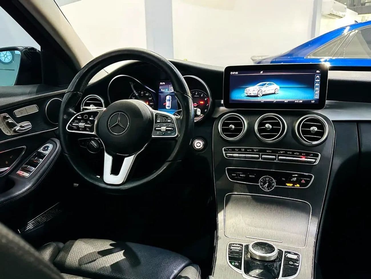 2020 Mercedes Benz C200 AMG thumbnail 7