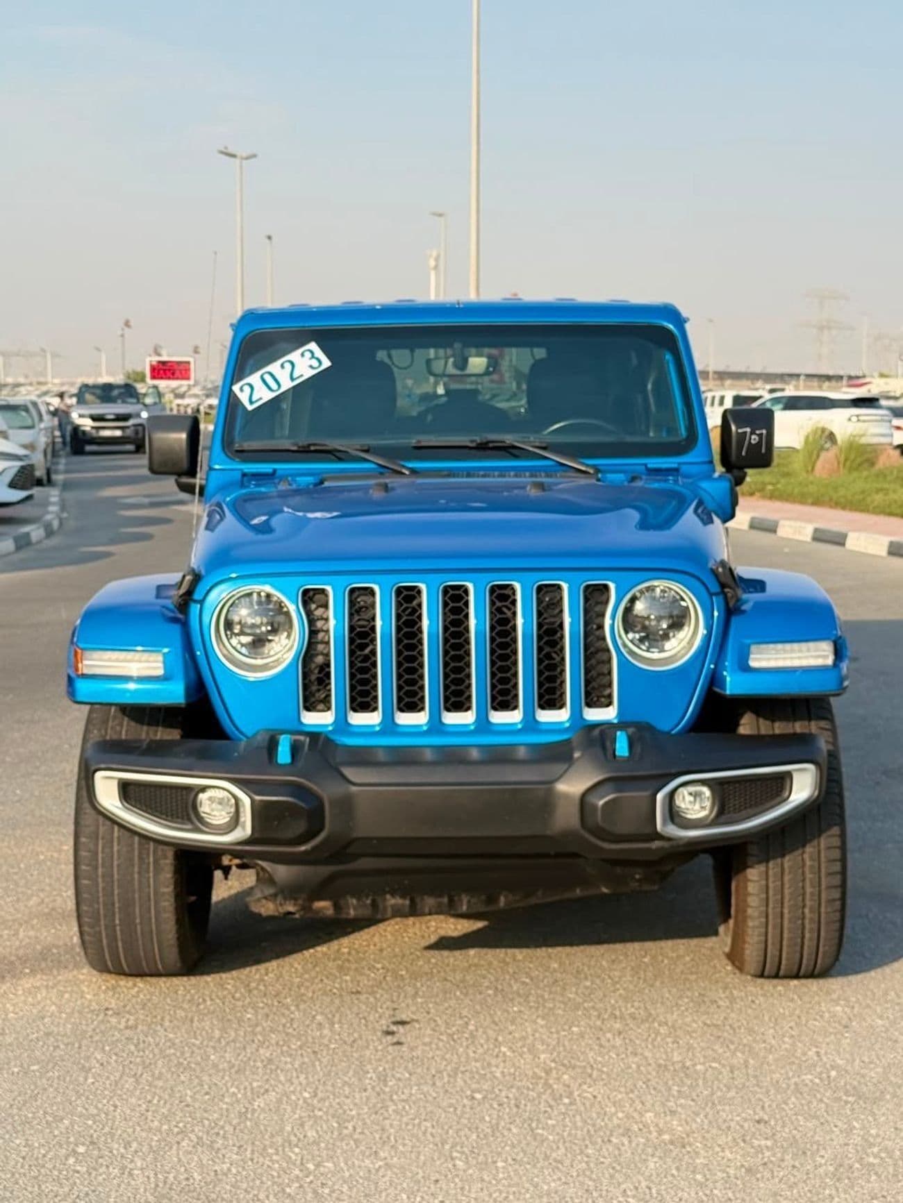 2023 Jeep Wrangler SAHARA thumbnail 2