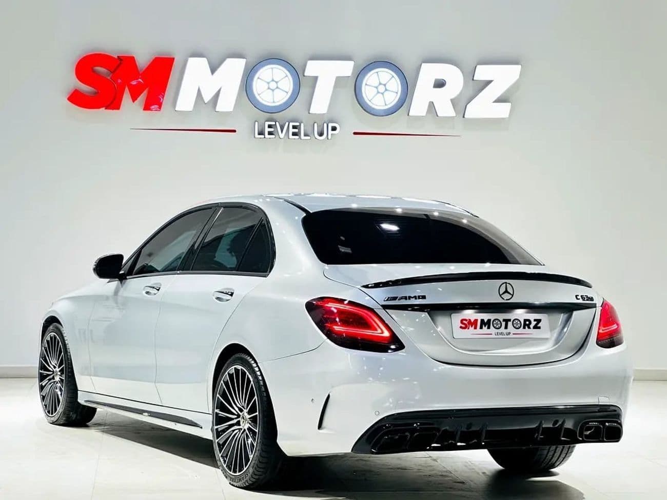 2020 Mercedes Benz C200 AMG thumbnail 4