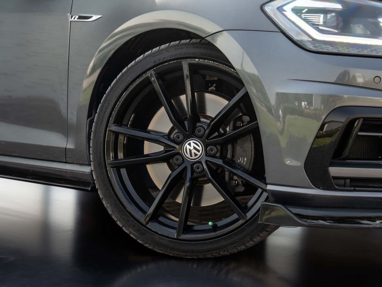 2019 Volkswagen Golf R SPORT thumbnail 8