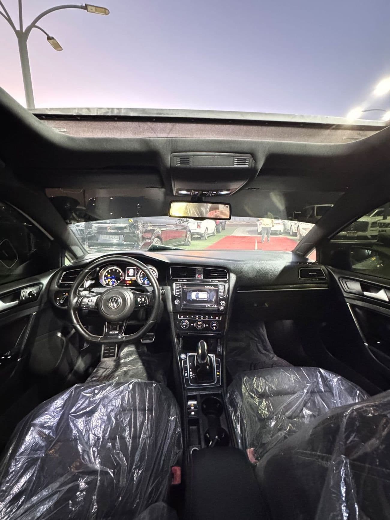 2015 Volkswagen Golf R thumbnail 5