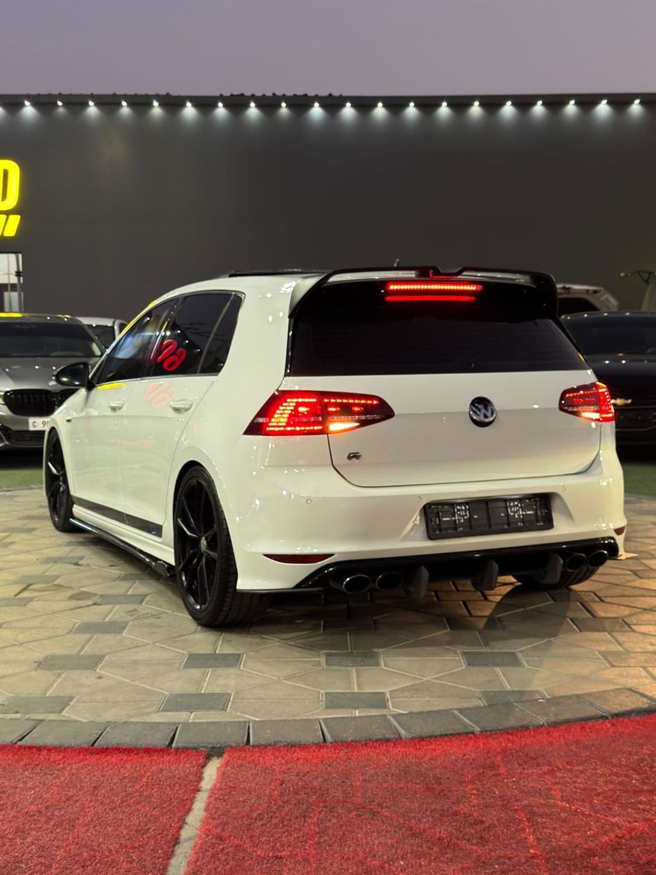 2015 Volkswagen Golf R thumbnail 7