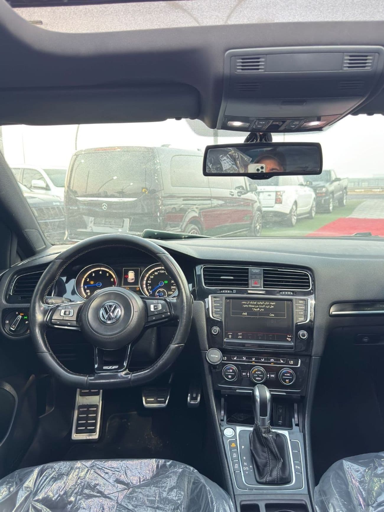 2016 Volkswagen Golf R thumbnail 2