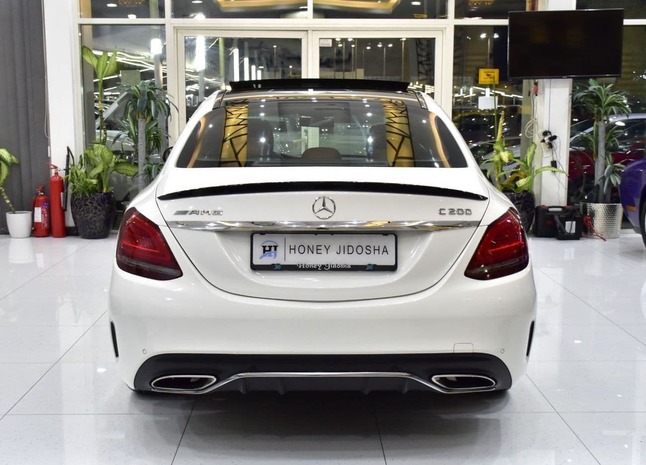 2019 Mercedes Benz C200 . thumbnail 5