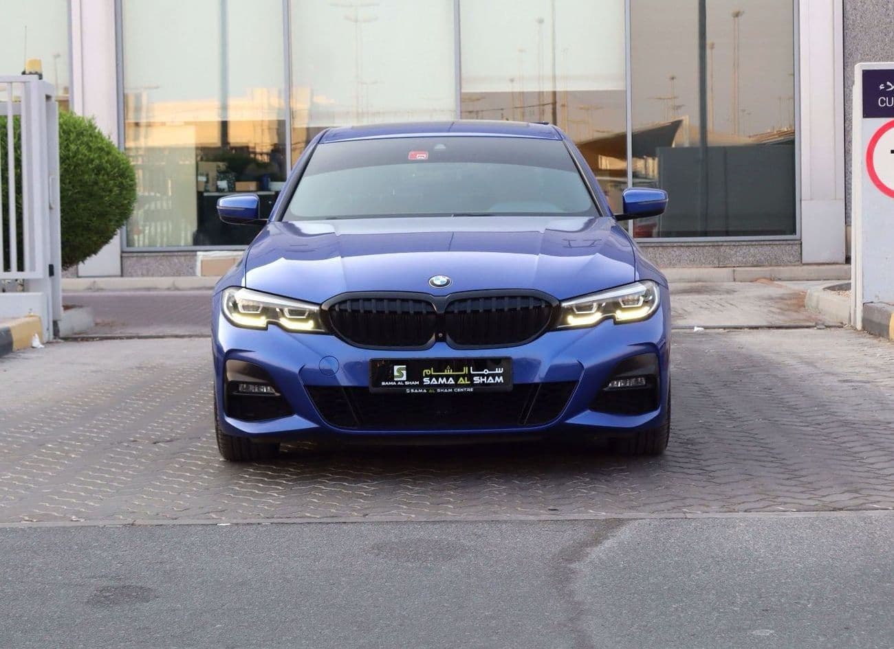 2019 BMW 330i M SPORT thumbnail 2