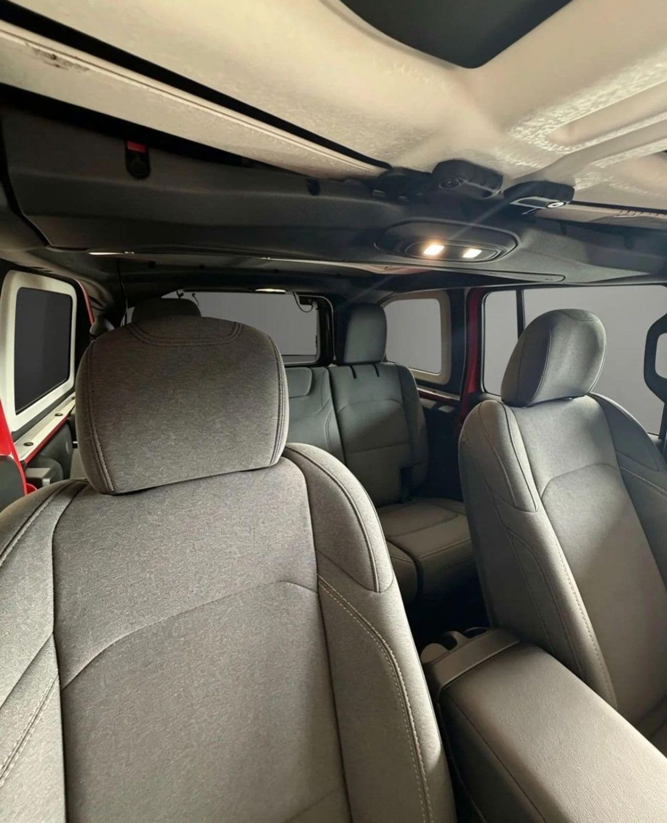 2026 Jeep Wrangler SPORT thumbnail 7