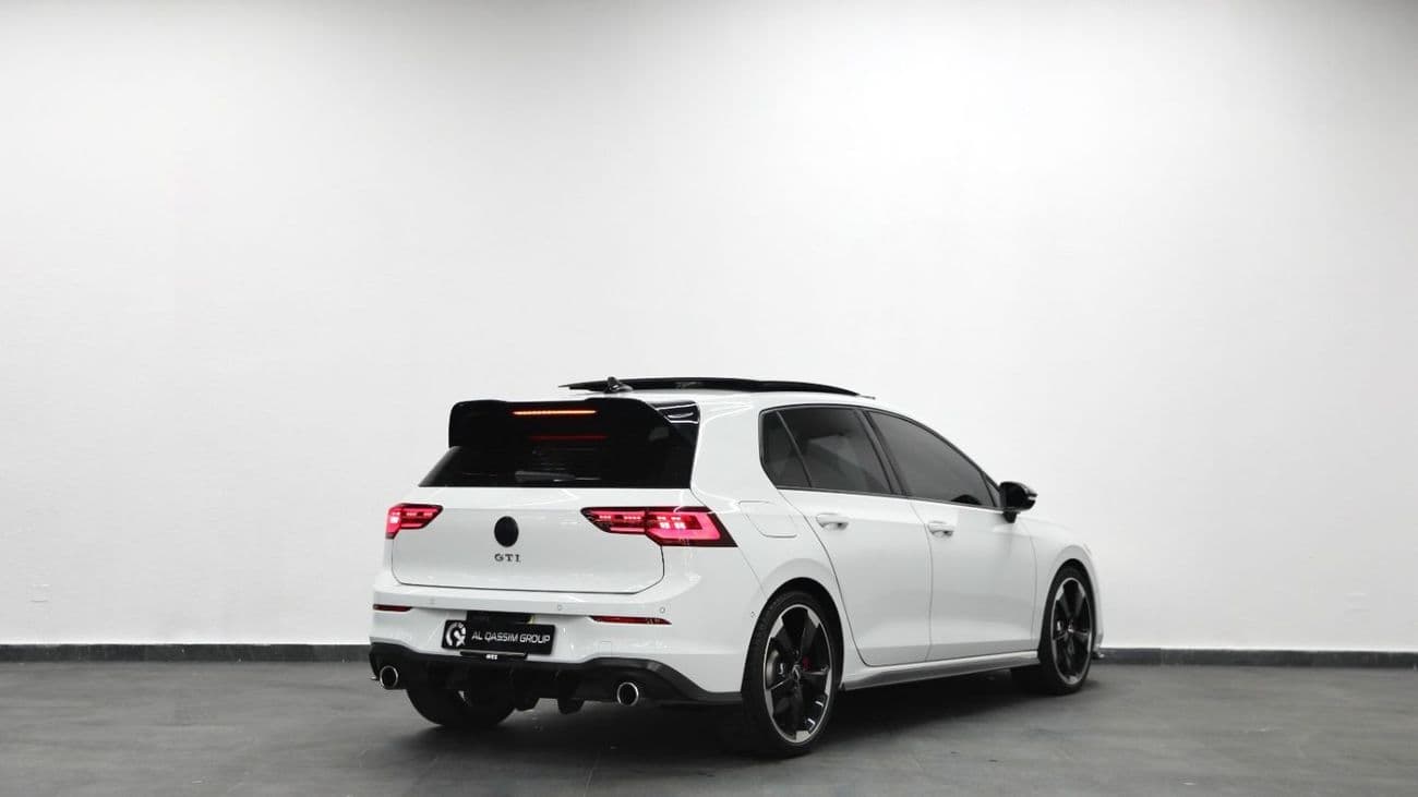 2024 Volkswagen Golf GTI thumbnail 6