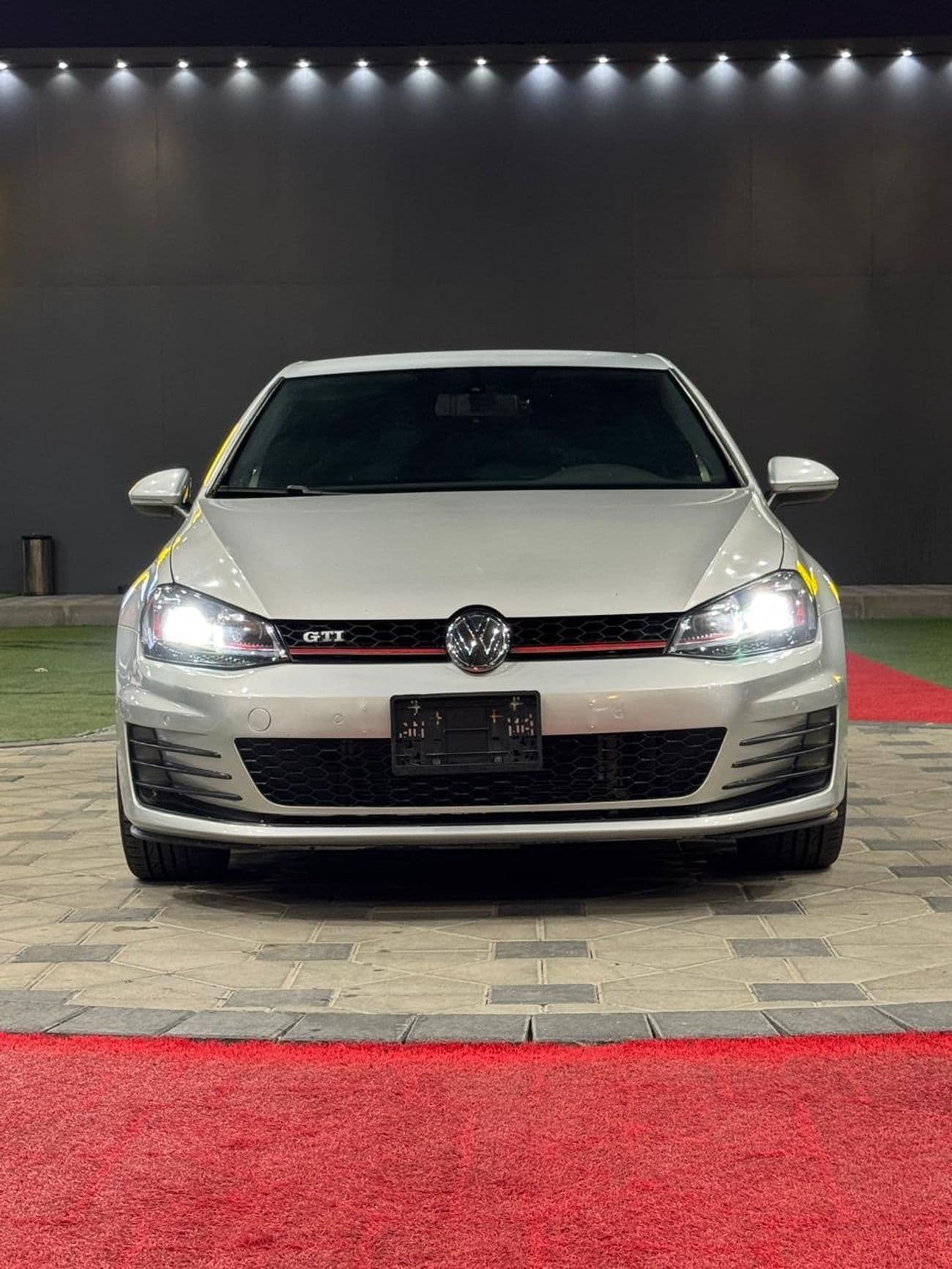 2016 Volkswagen Golf GTI SPORT thumbnail 3