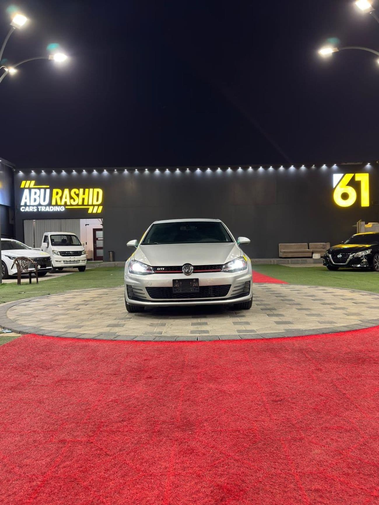 2016 Volkswagen Golf GTI SPORT thumbnail 2