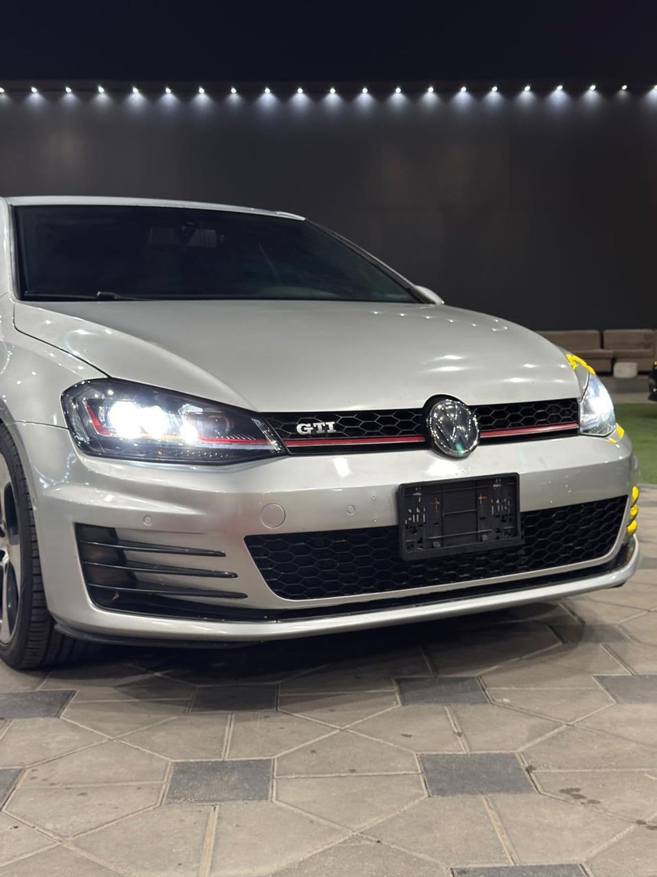 2016 Volkswagen Golf GTI SE thumbnail 7