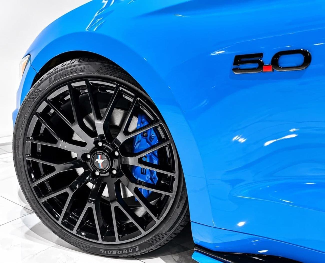 2017 Ford Mustang PREMIUM thumbnail 6