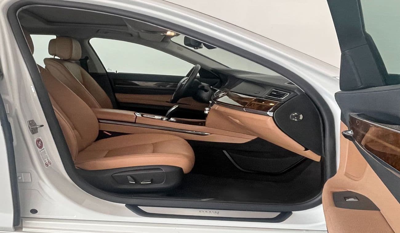 2013 BMW 740Li EXECUTIVE thumbnail 7