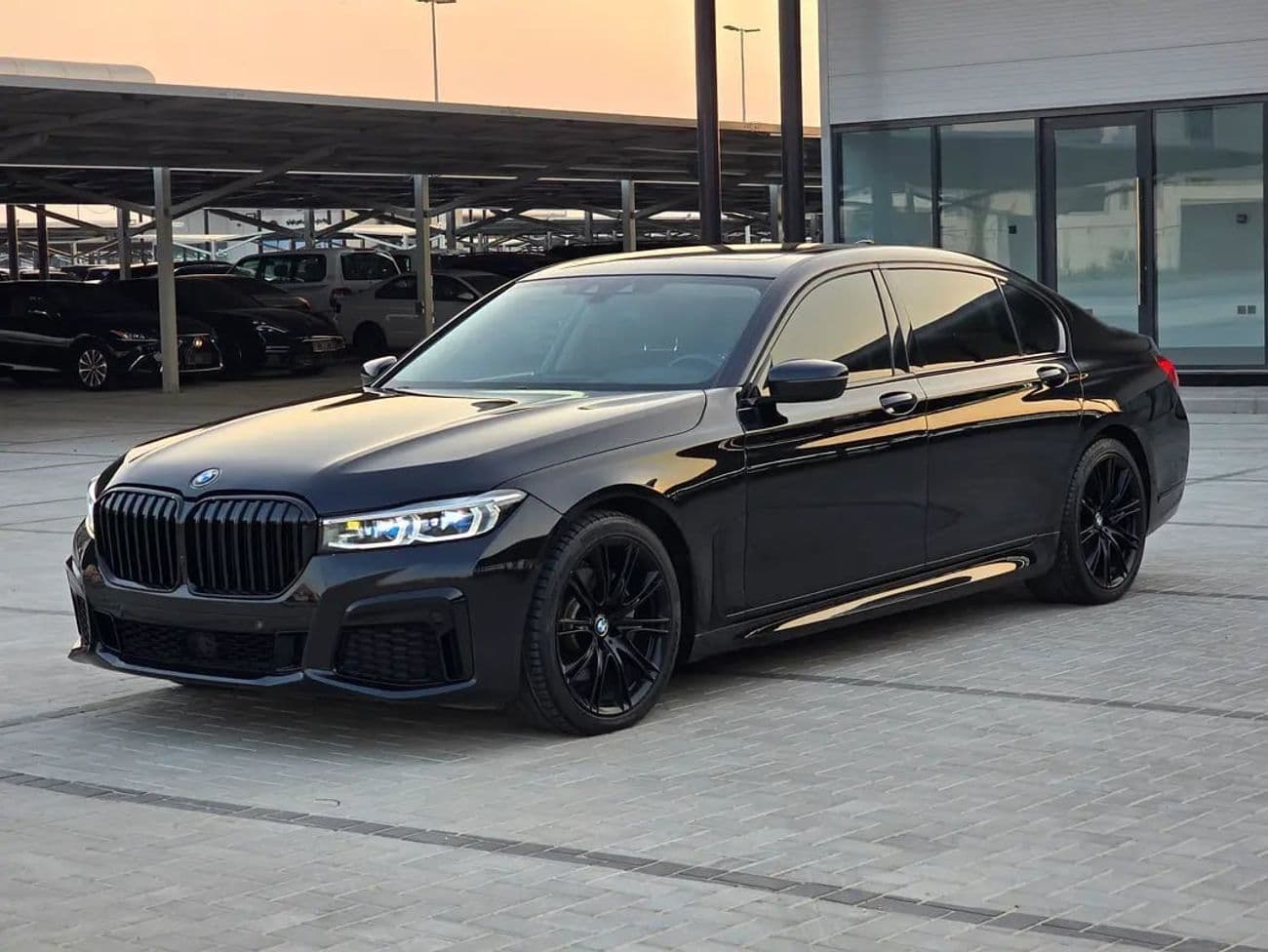 2019 BMW 740Li M SPORT PACK thumbnail 2