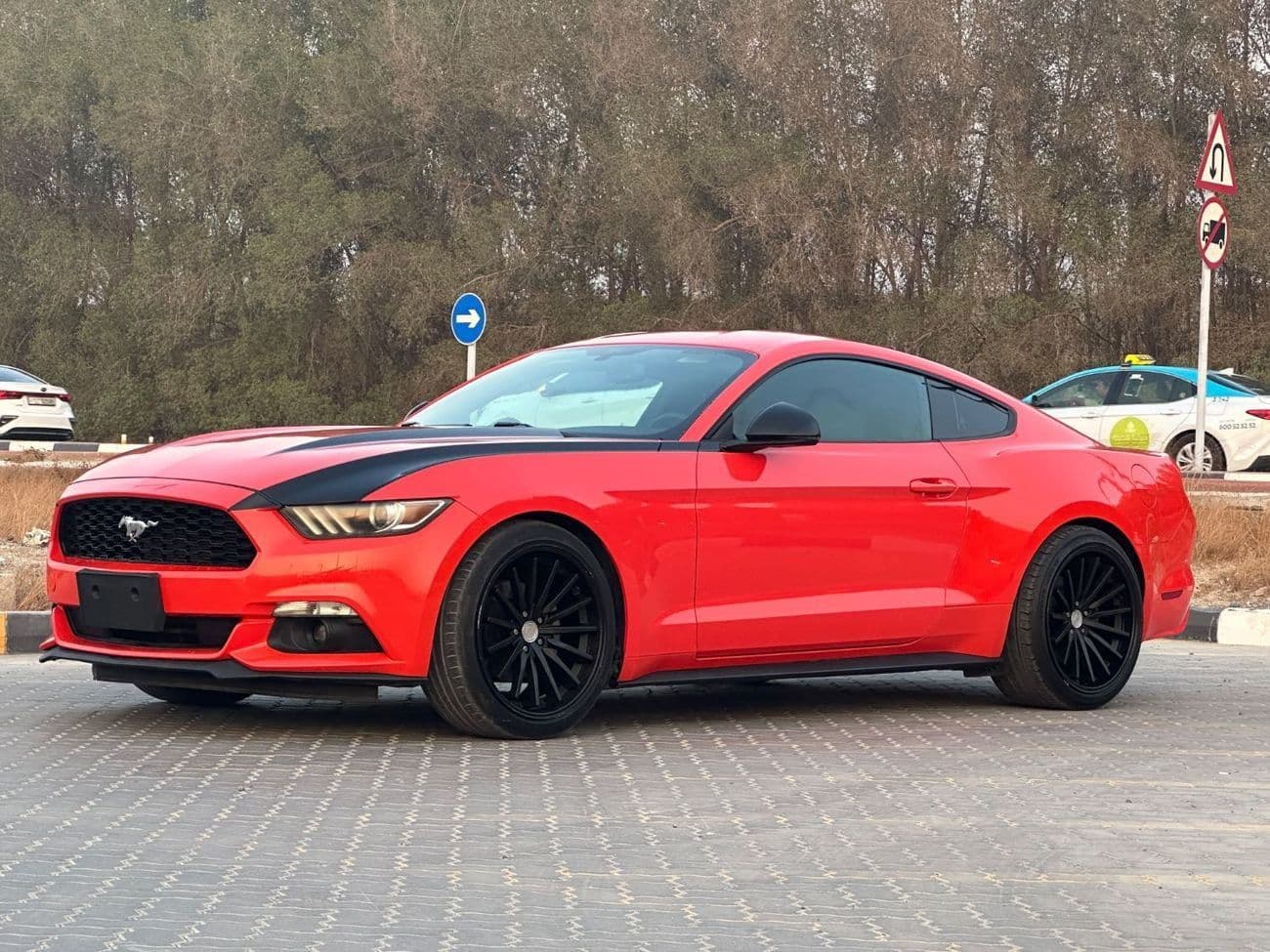 2015 Ford Mustang STANDARD thumbnail 3