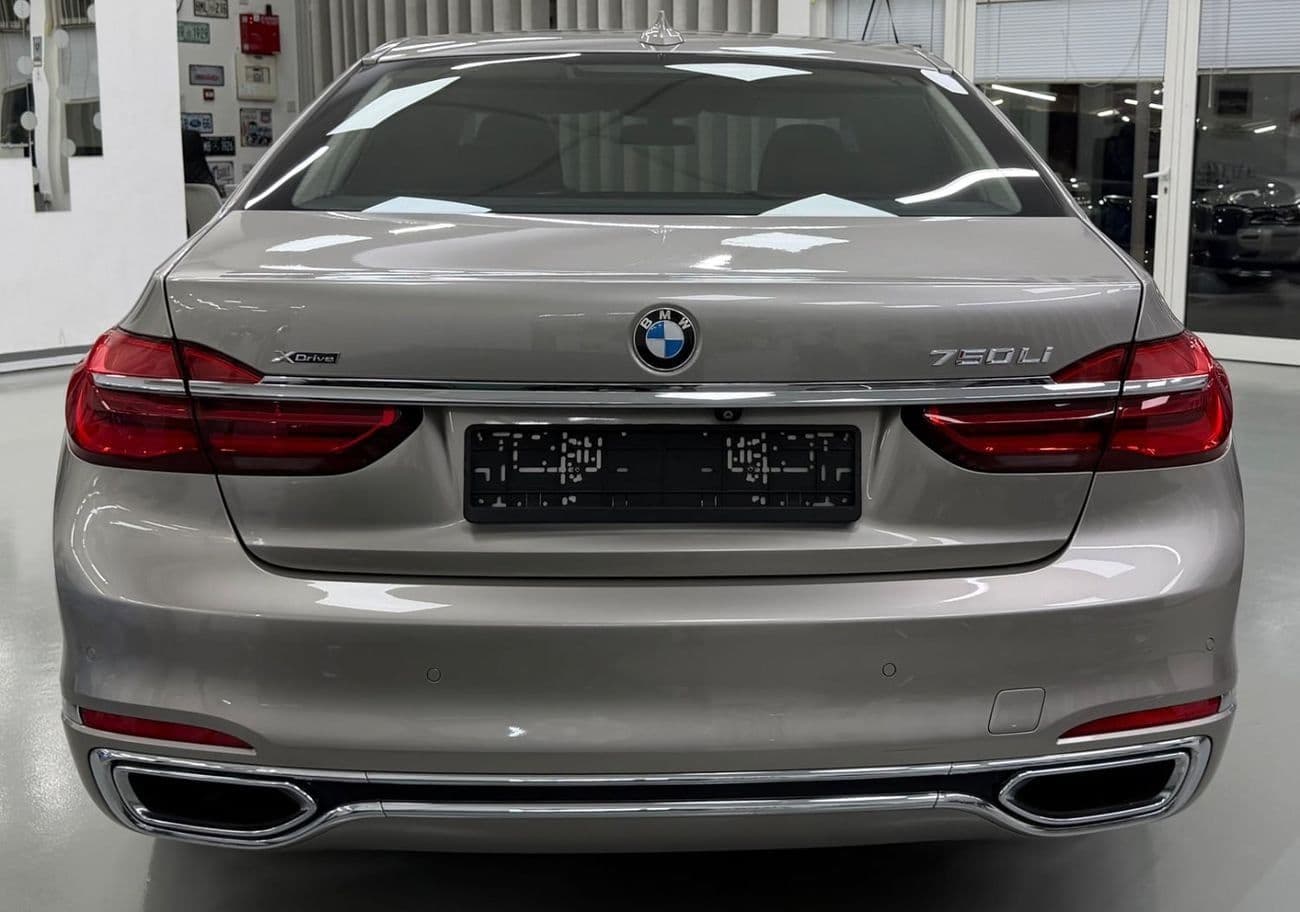 2016 BMW 750Li XDRIVE LUXURY EXECUTIVE thumbnail 4