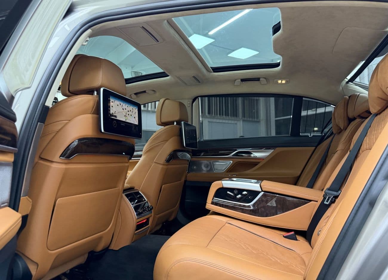 2016 BMW 750Li XDRIVE LUXURY EXECUTIVE thumbnail 8