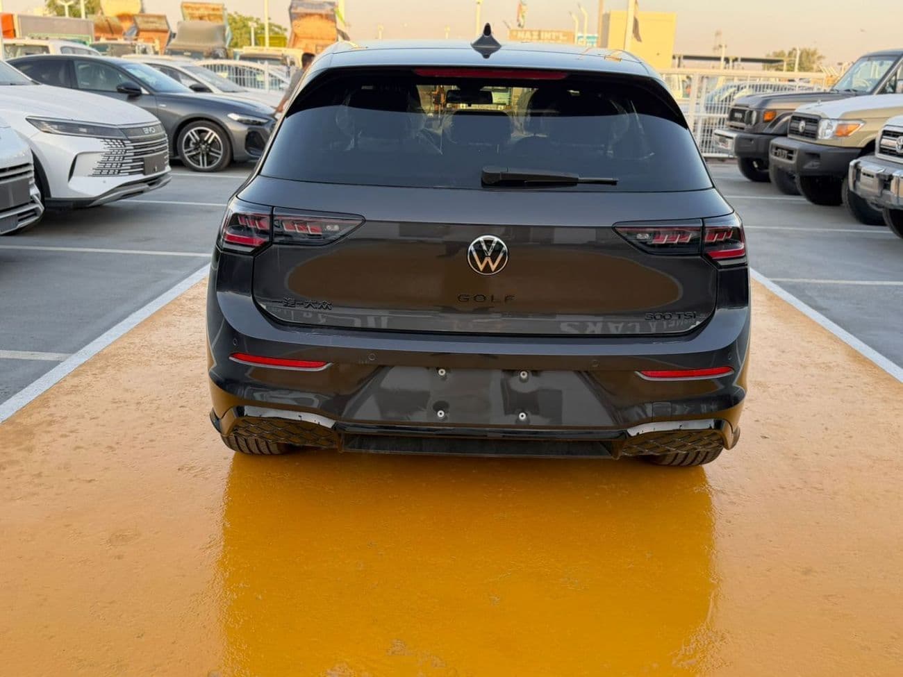 2025 Volkswagen Golf R thumbnail 5