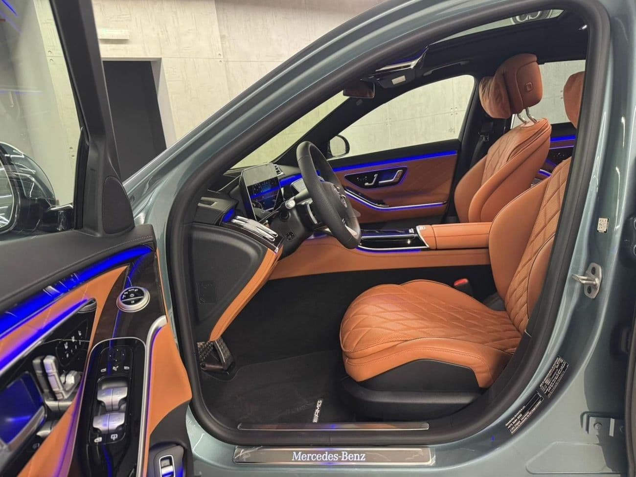 2025 Mercedes Benz S500 4MATIC L thumbnail 7
