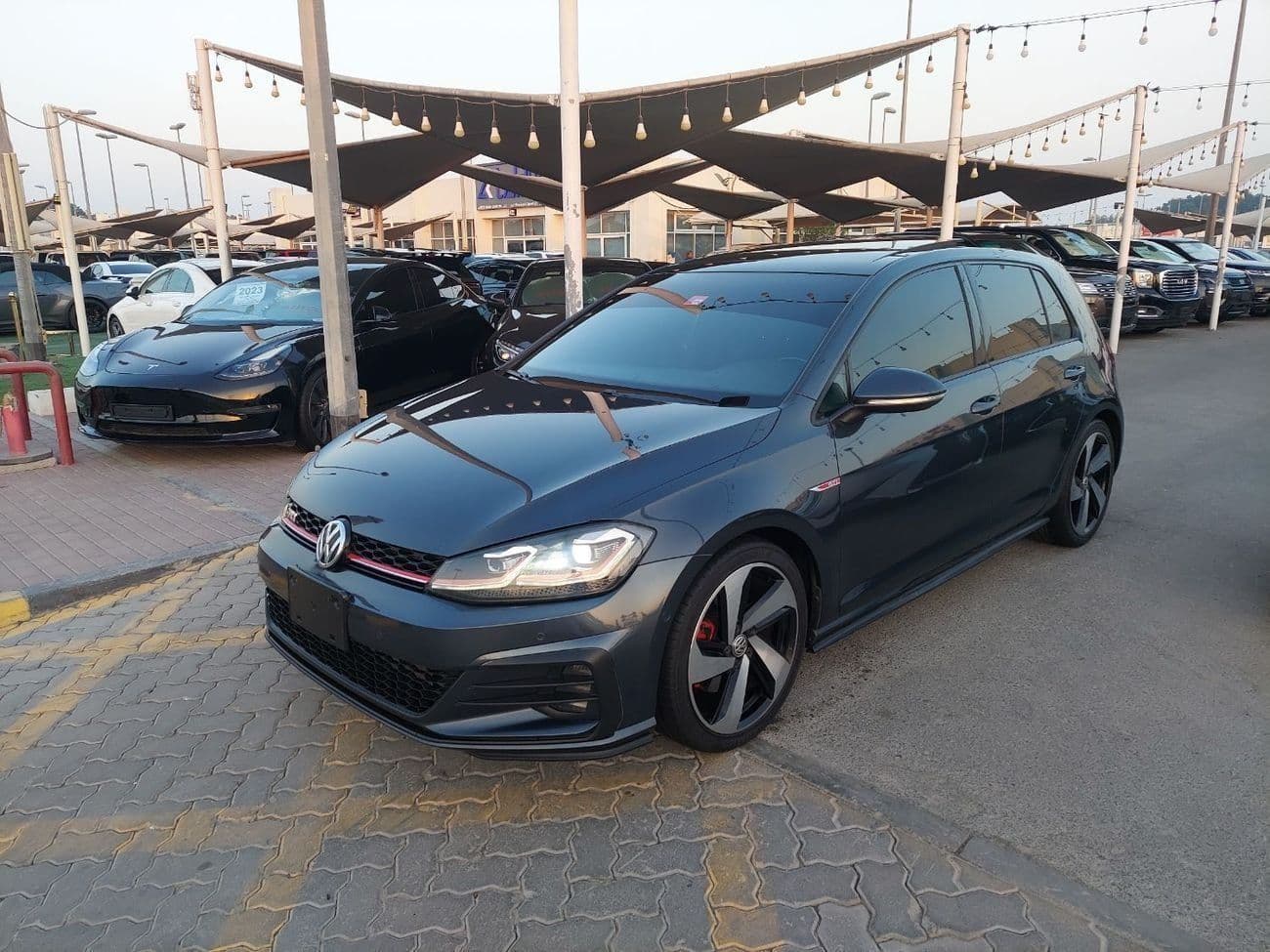 2018 Volkswagen Golf GTI SEL thumbnail 2