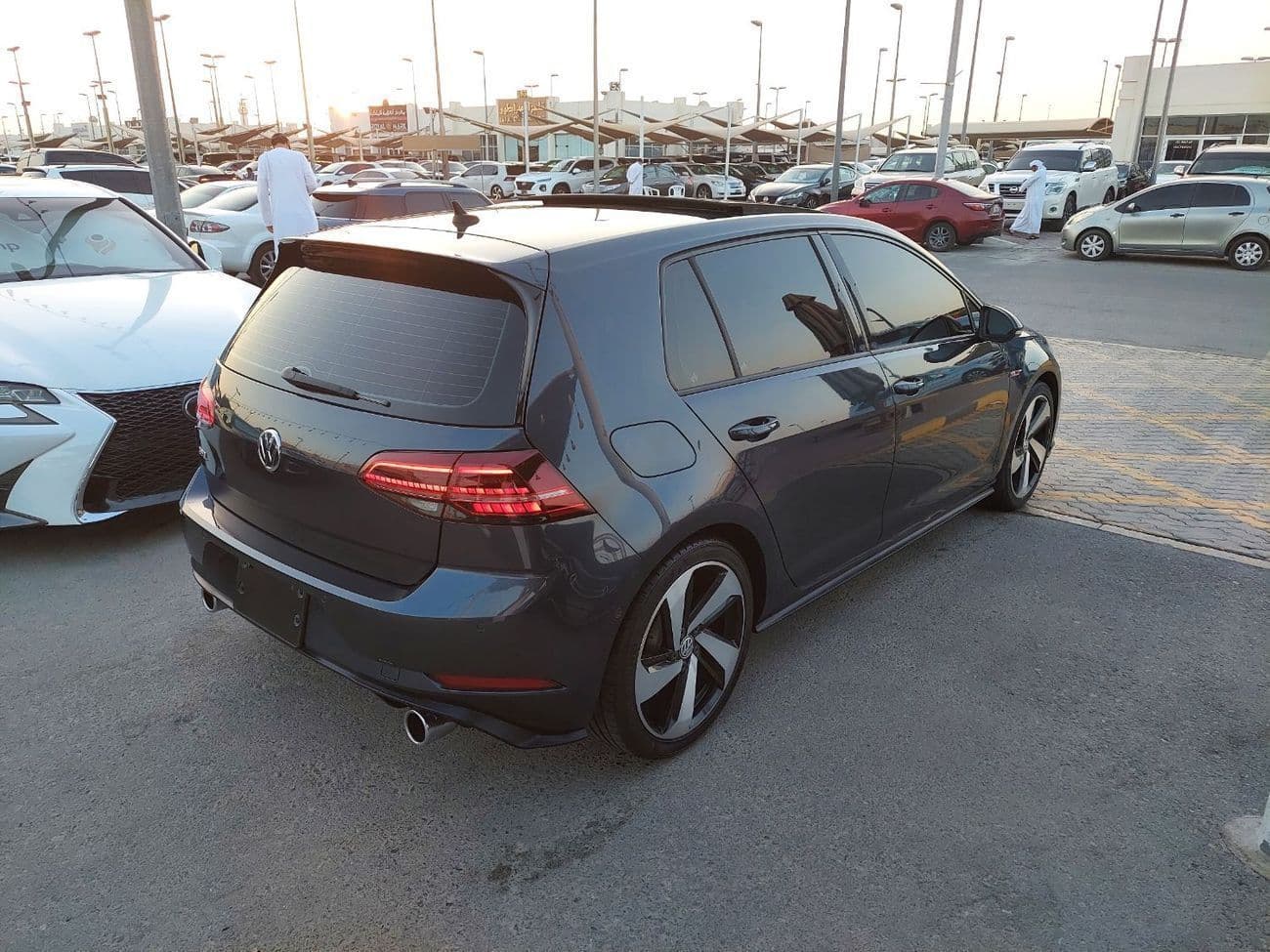 2018 Volkswagen Golf GTI SEL thumbnail 4