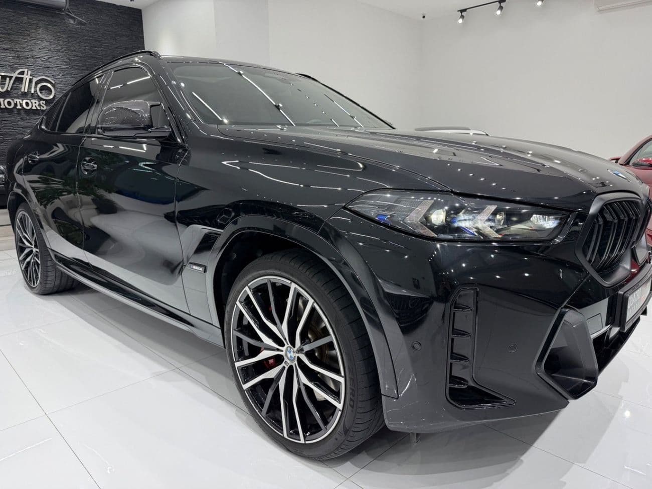 2025 BMW X6 M60i LUXURY thumbnail 6