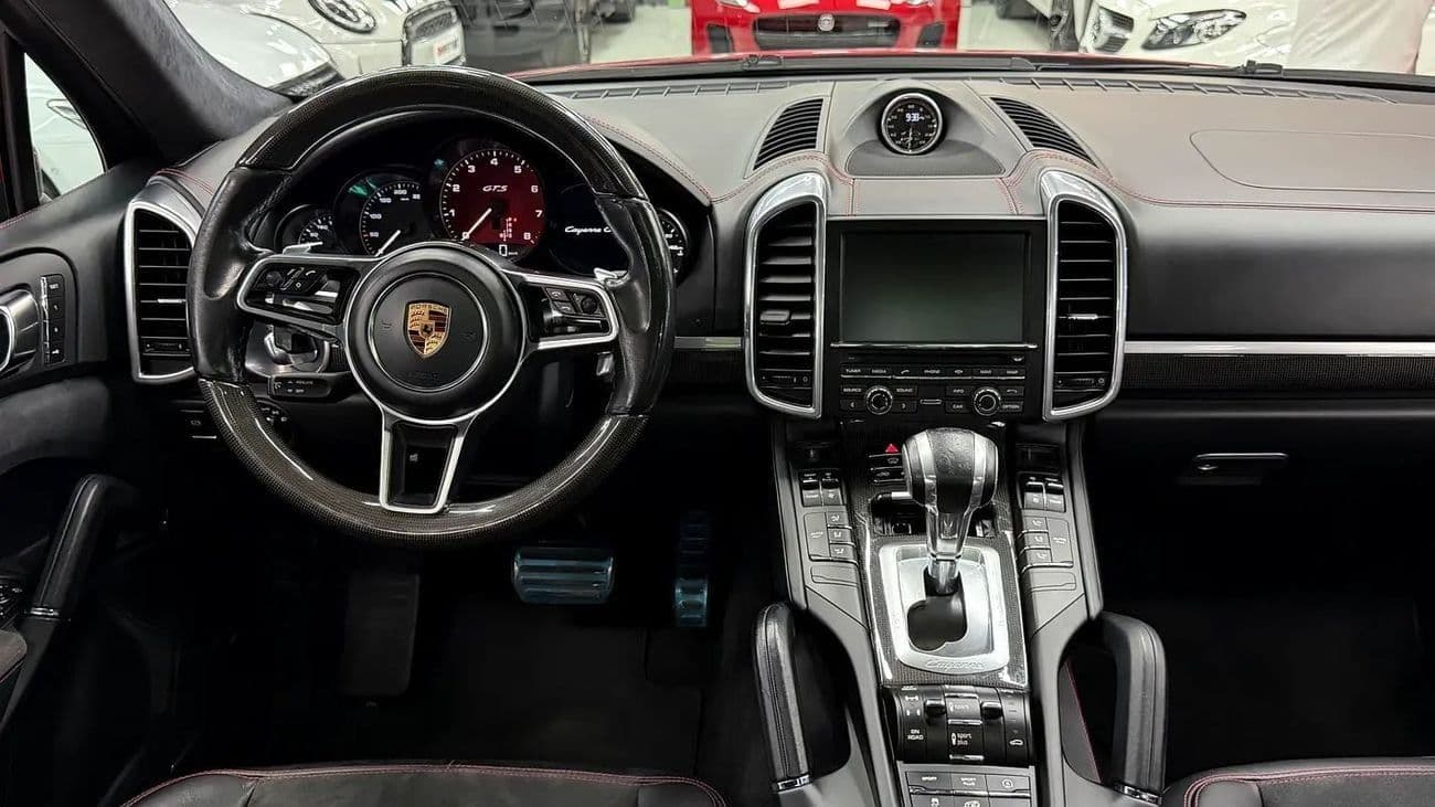 2016 Porsche Cayenne GTS thumbnail 6