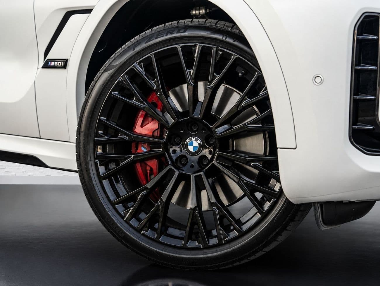 2024 BMW X6 M60i thumbnail 6