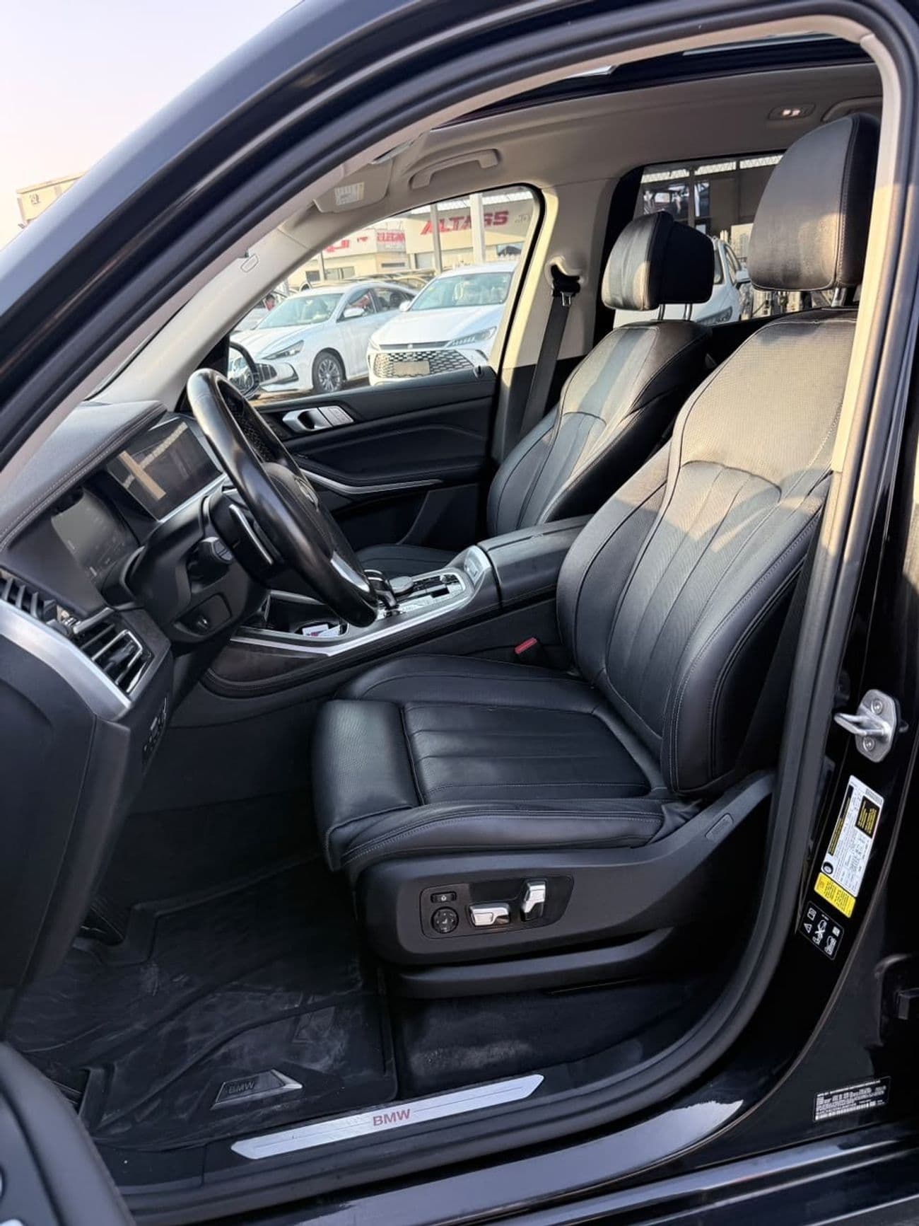2019 BMW X7 50i PURE EXCELLENCE thumbnail 6