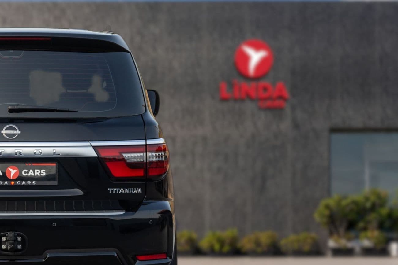 2023 Nissan Patrol SE TITANIUM thumbnail 5