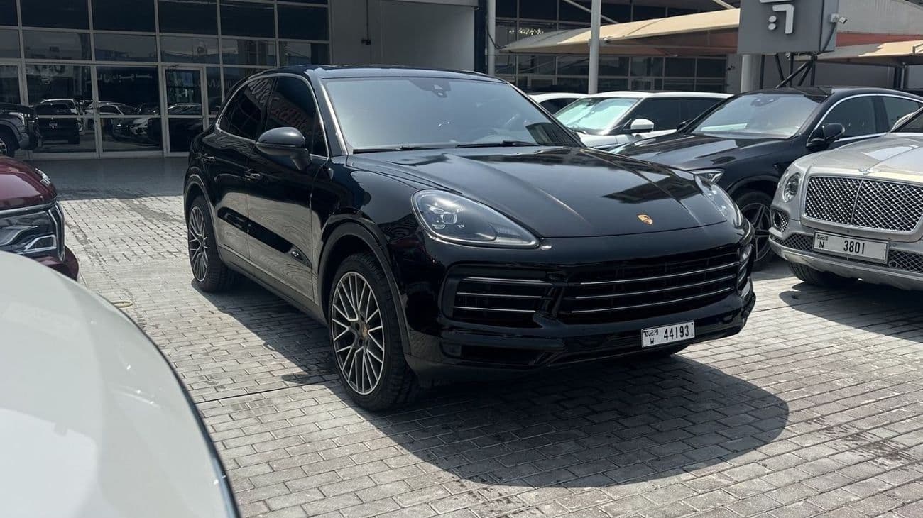2022 Porsche Cayenne STANDARD thumbnail 2