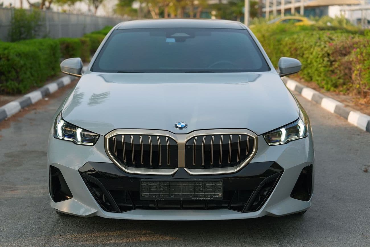 2024 BMW 520i M SPORT thumbnail 2