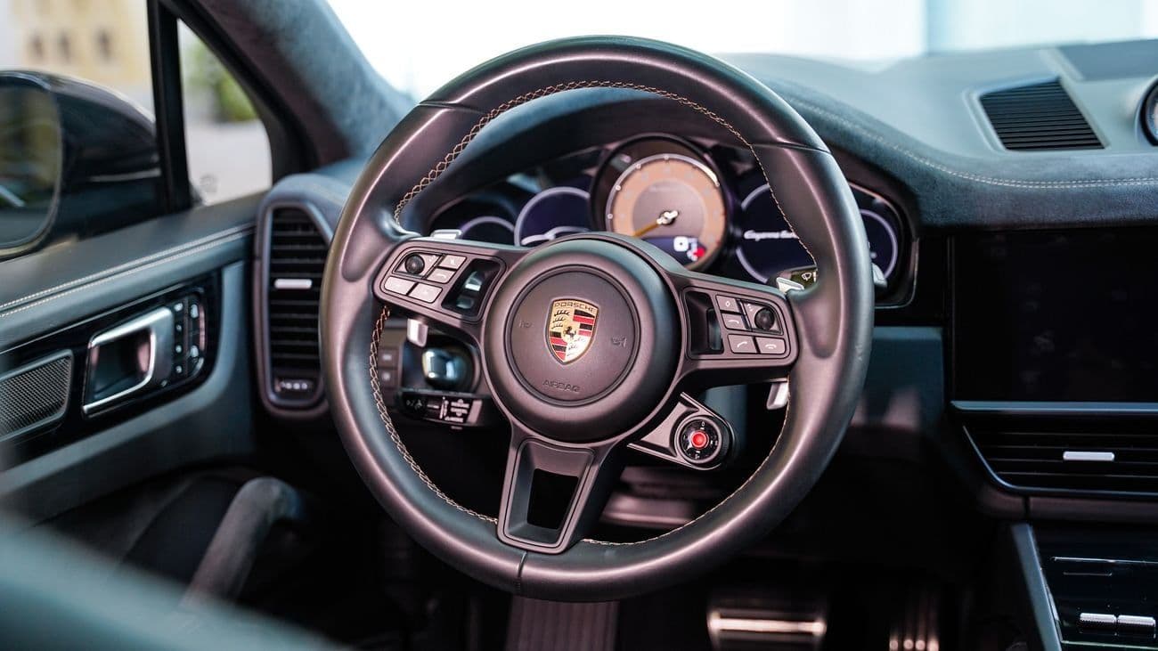 2022 Porsche Cayenne TURBO GT thumbnail 5