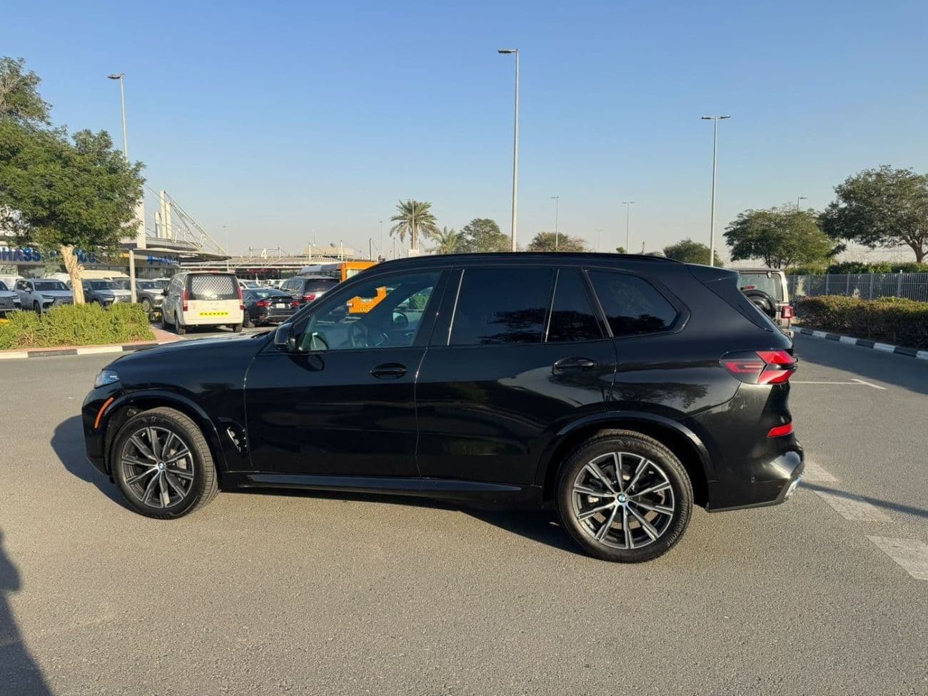 2026 BMW X5 M thumbnail 8