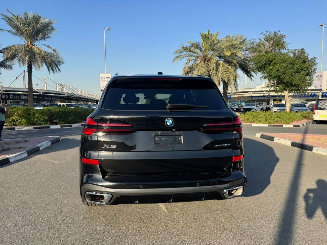 2026 BMW X5 M thumbnail 4
