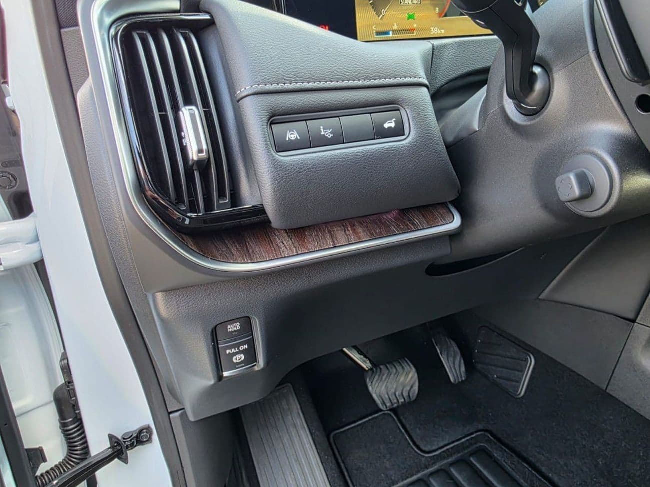 2026 Nissan Patrol thumbnail 7