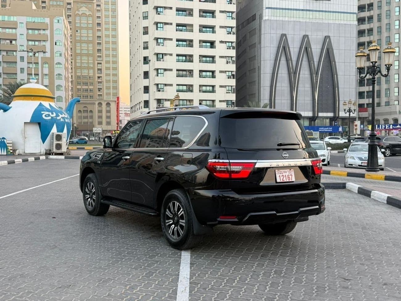 2023 Nissan Patrol LE TITANIUM thumbnail 2