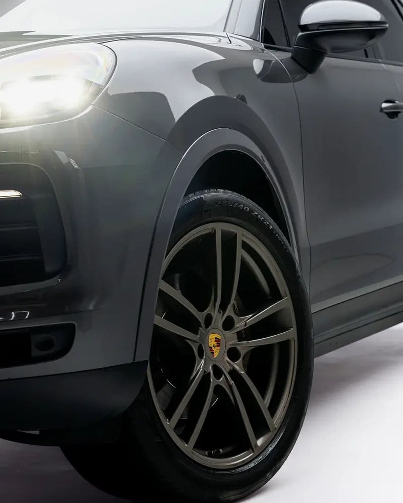 2019 Porsche Cayenne STANDARD thumbnail 3