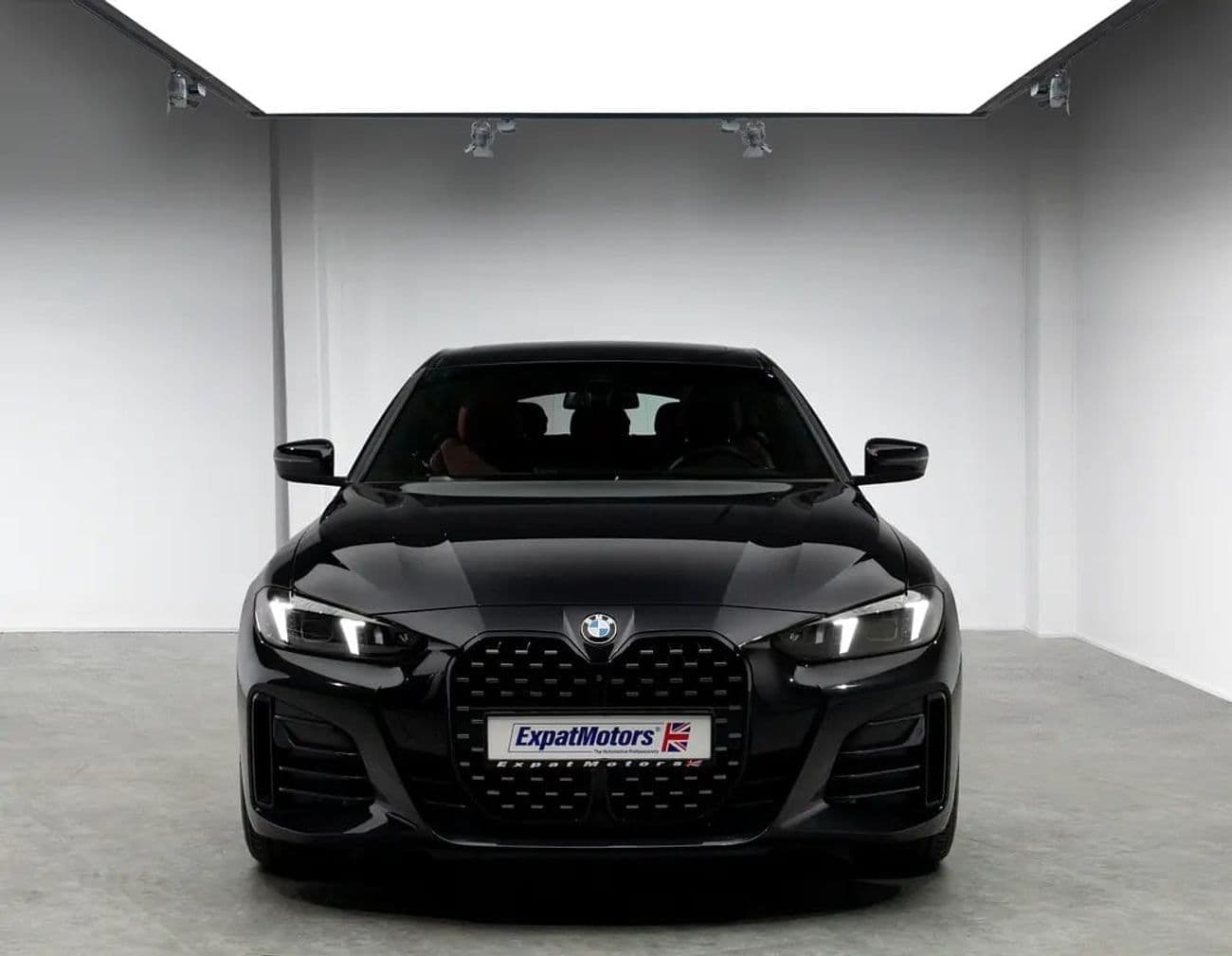 2025 BMW 420i M SPORT thumbnail 5