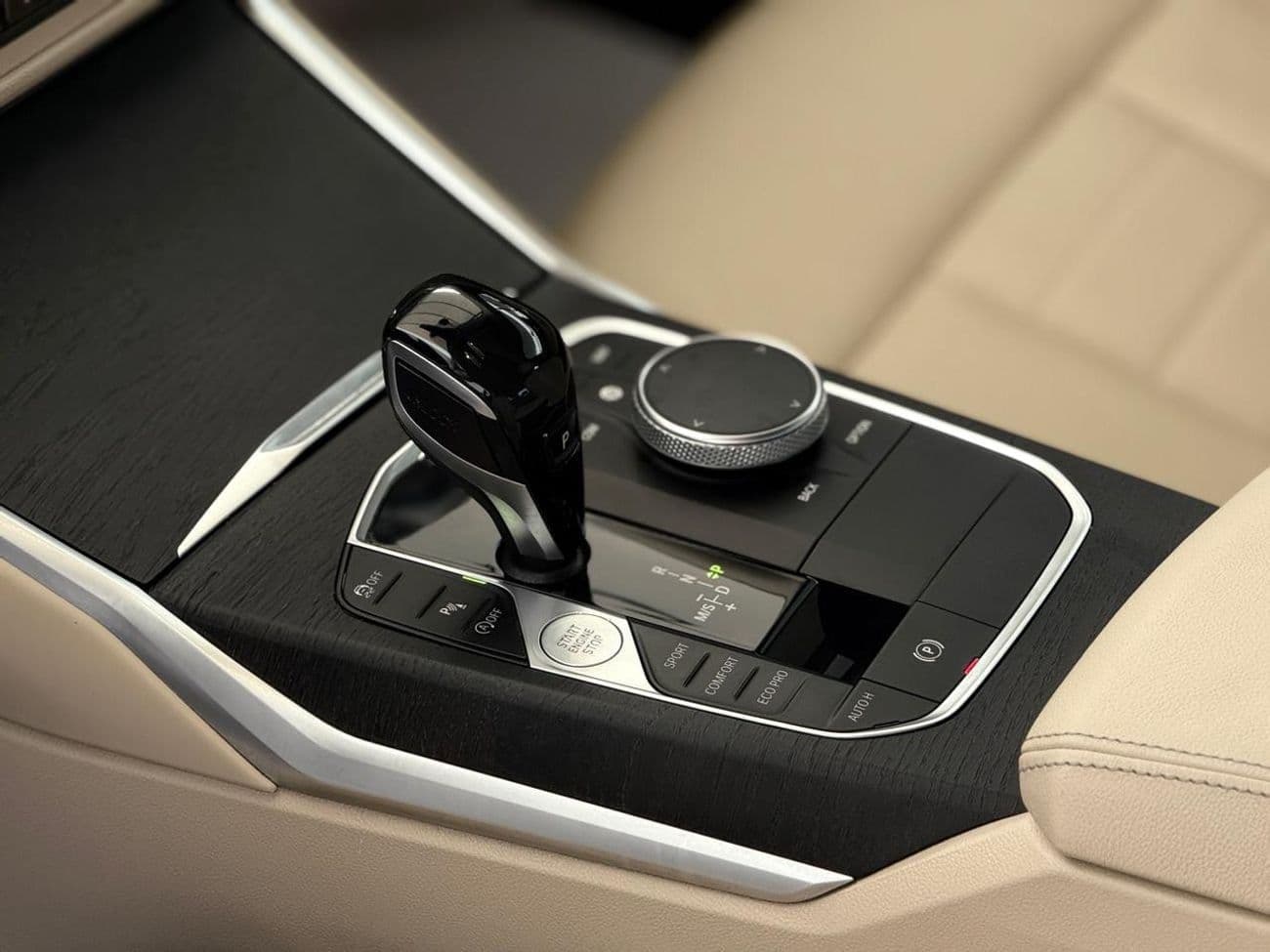 2020 BMW 320i M SPORT thumbnail 7
