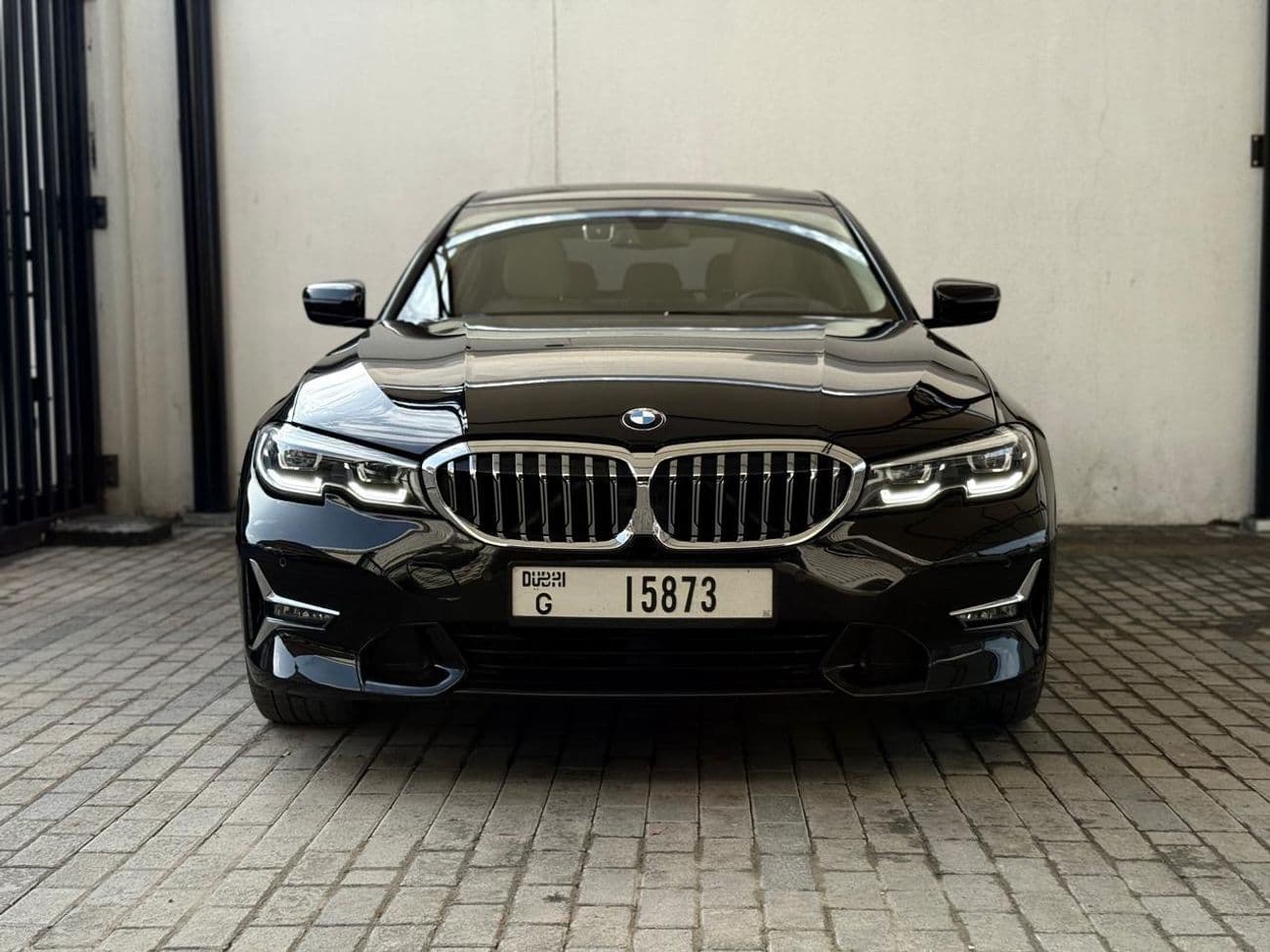 2020 BMW 320i M SPORT thumbnail 2