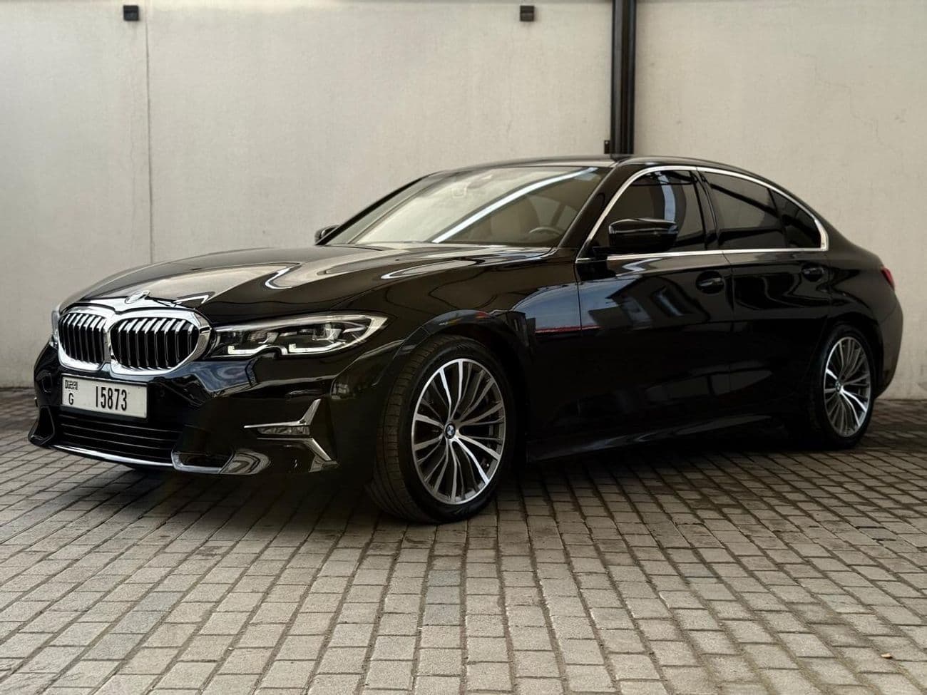 2020 BMW 320i M SPORT thumbnail 3