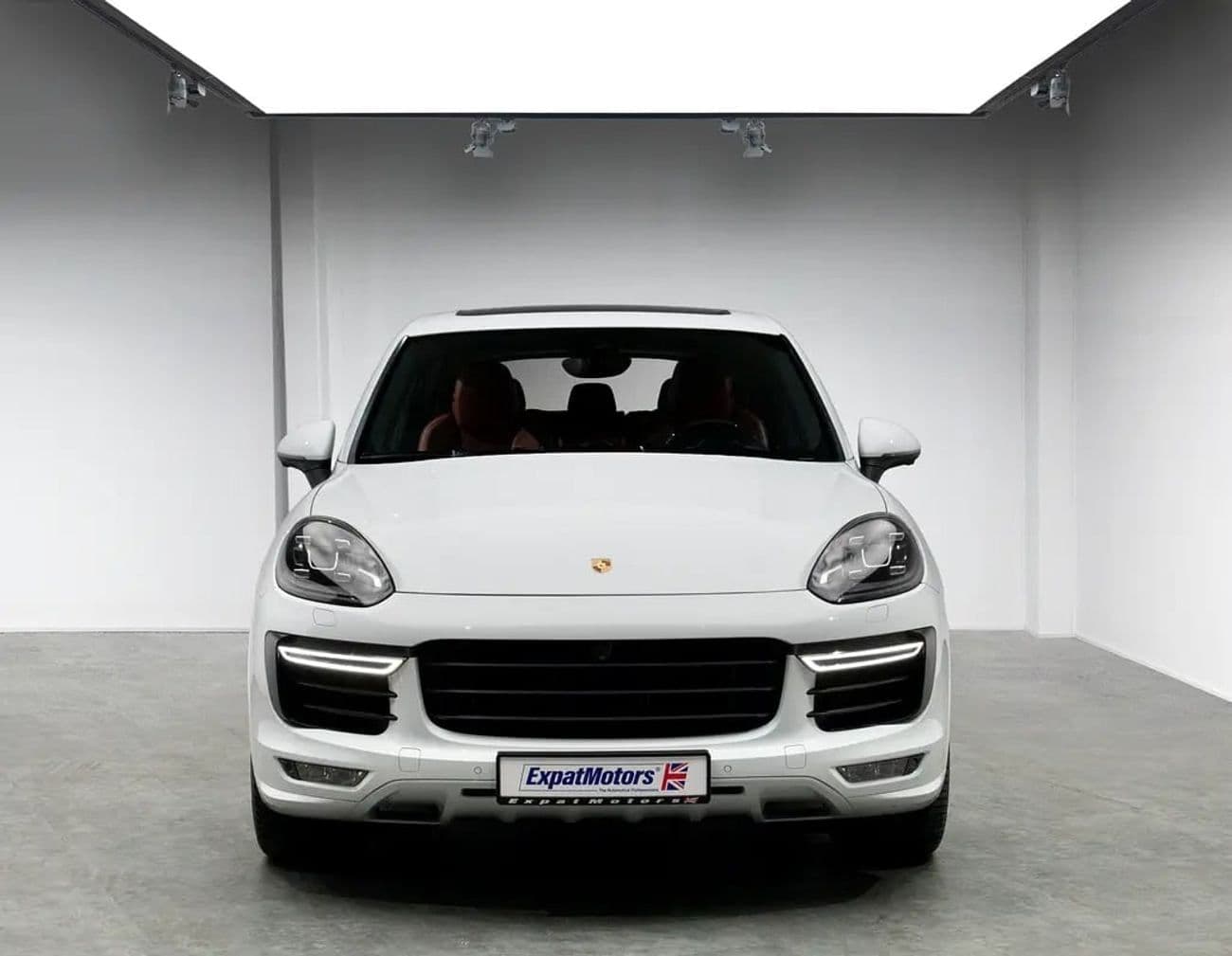 2016 Porsche Cayenne GTS thumbnail 5